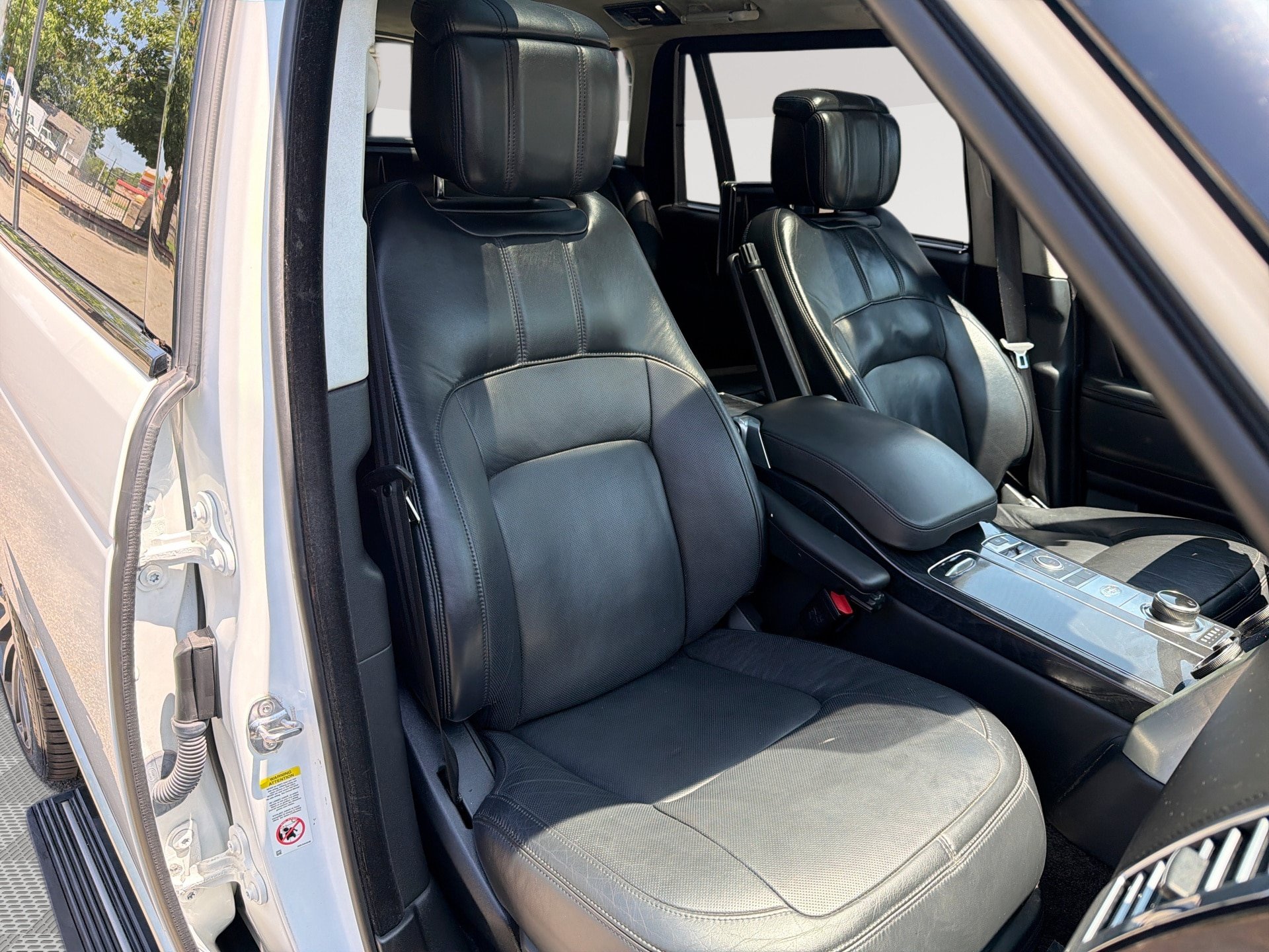 Used 2019 Land Rover Range Rover Long Wheelbase Autobiography AWD/4WD image 28