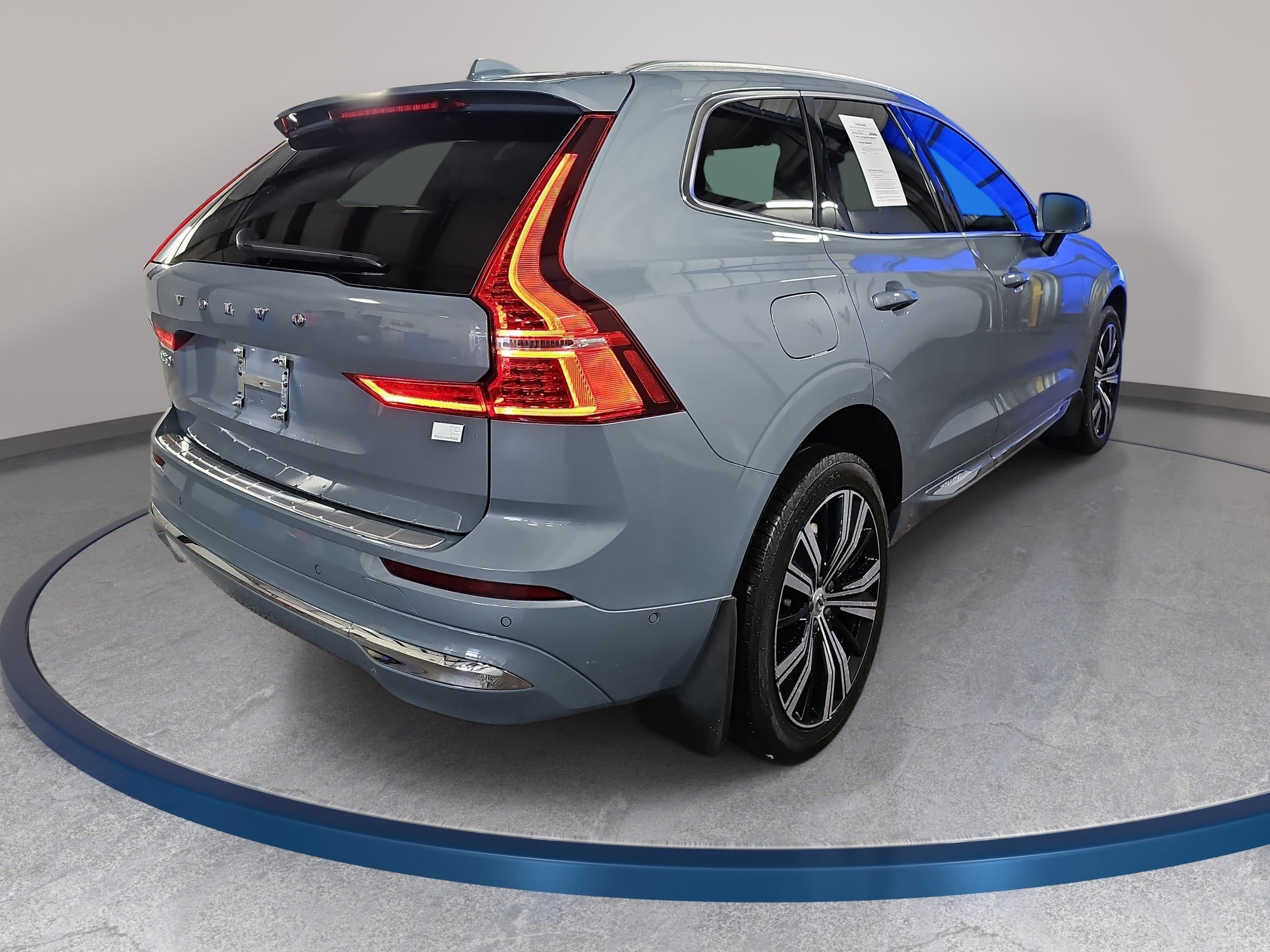 Used 2023 Volvo XC60 T8 Ultimate AWD/4WD image 5