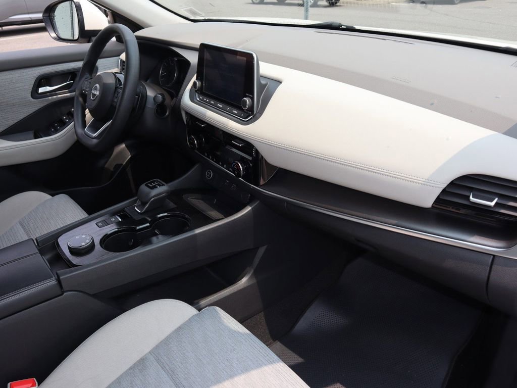 Certified 2022 Nissan Rogue SV image 25