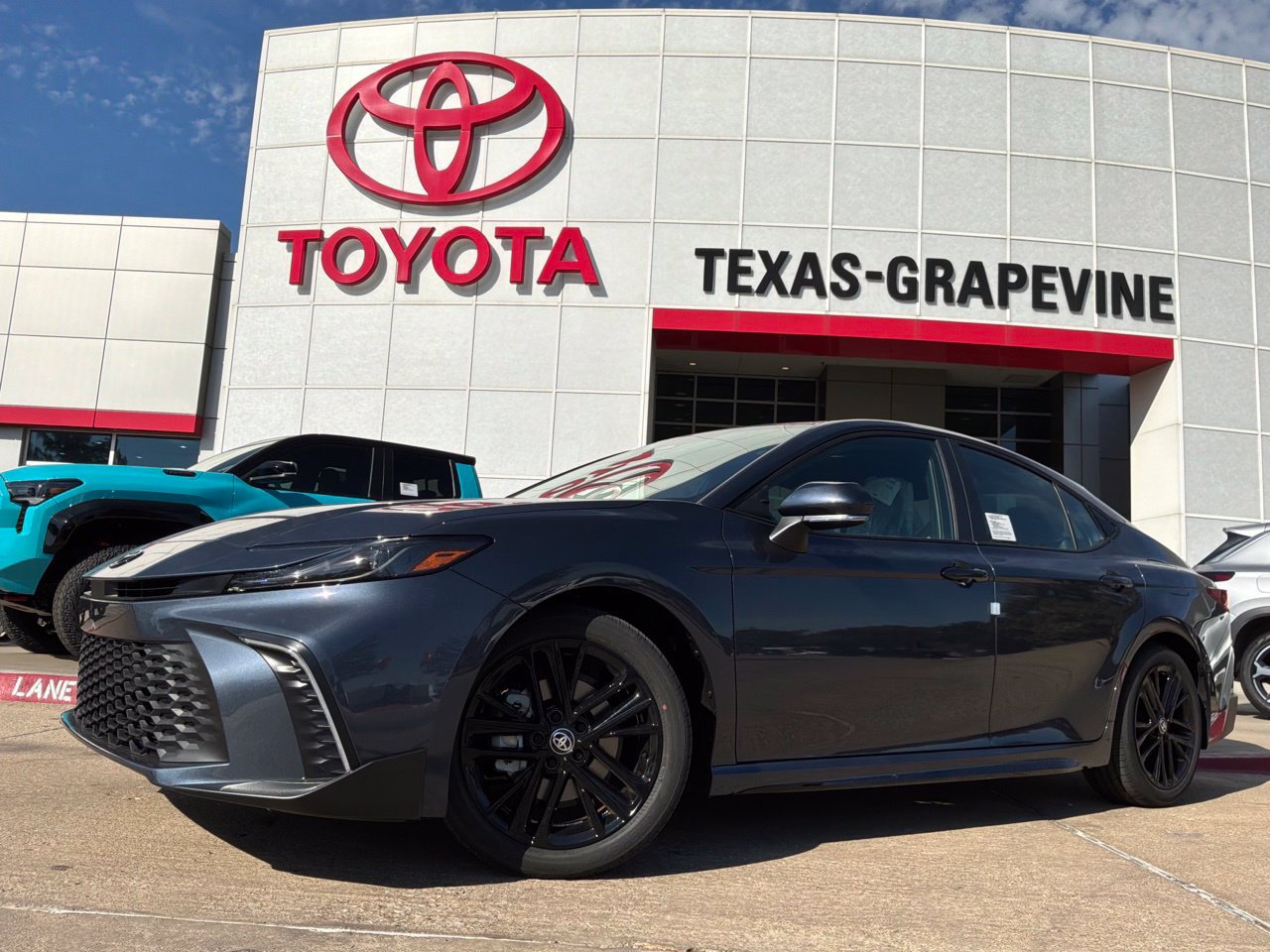 New 2026 Toyota Camry SE w/ Convenience Package FWD image 2