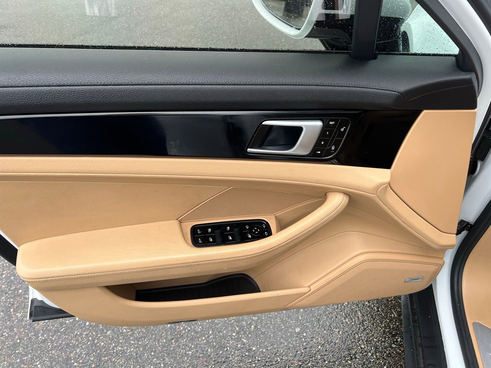 Used 2018 Porsche Panamera 4S image 26