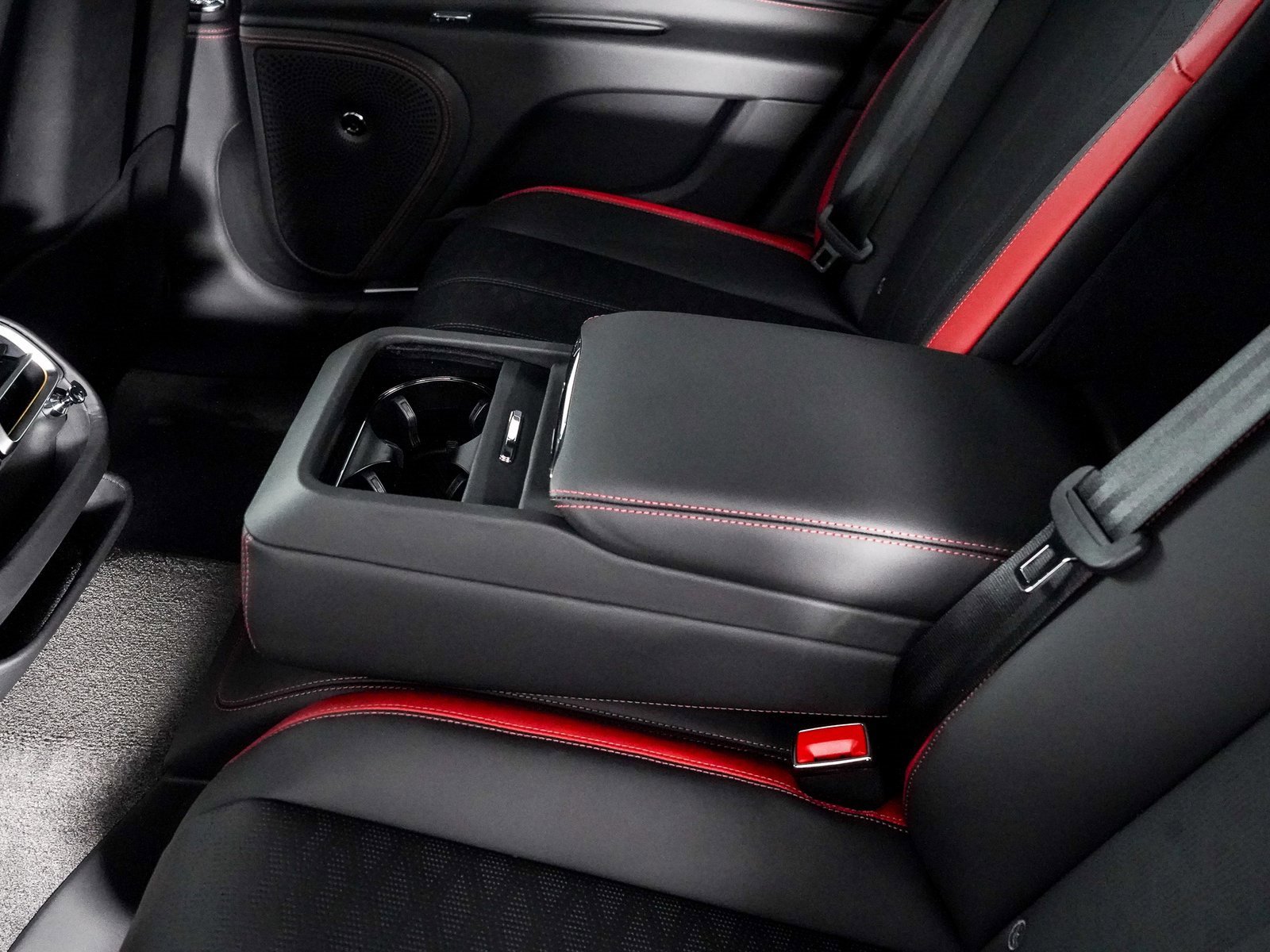 Certified 2025 Bentley Flying Spur Plug-In Hybrid image 27