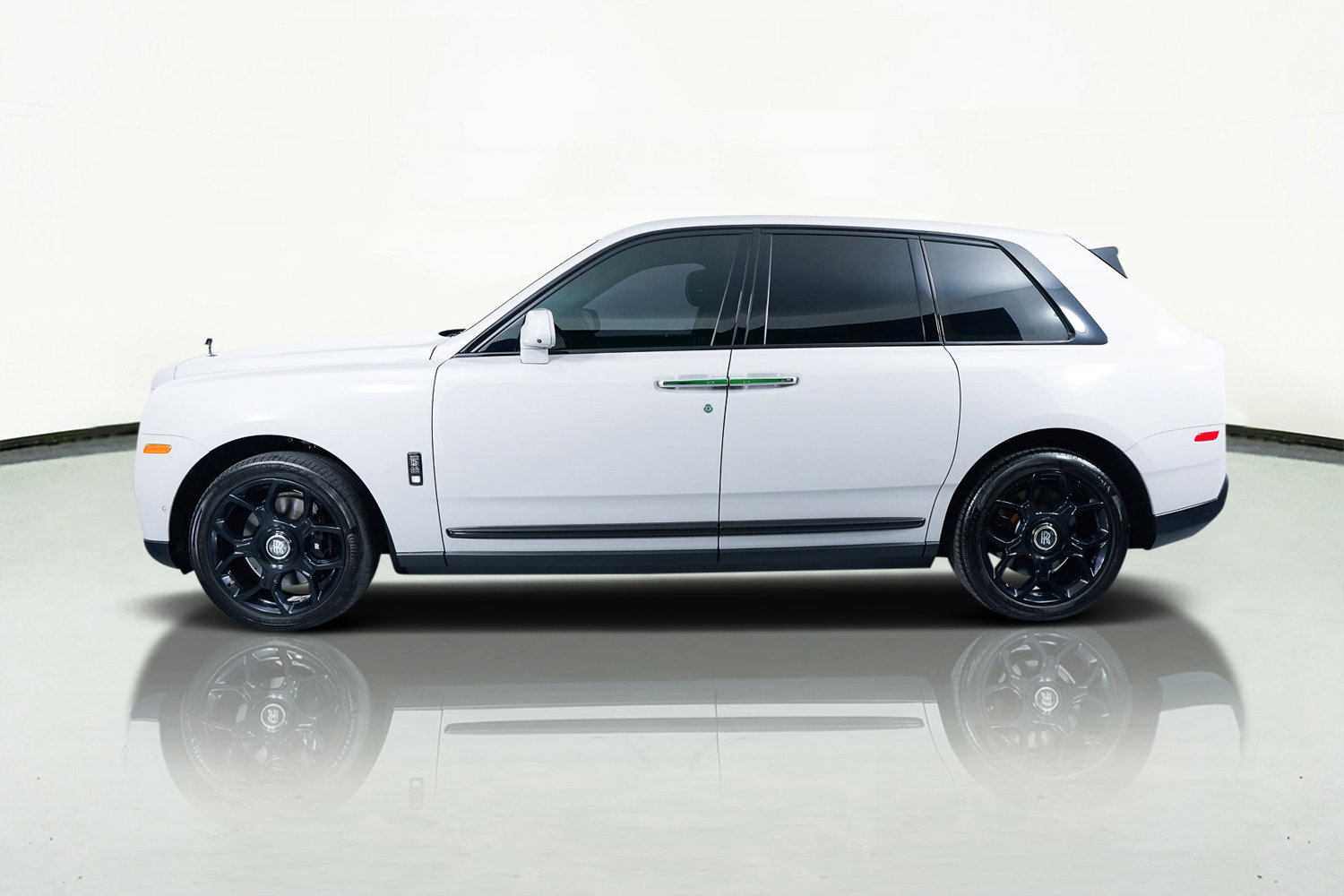 Used 2024 Rolls-Royce Cullinan Black Badge image 18