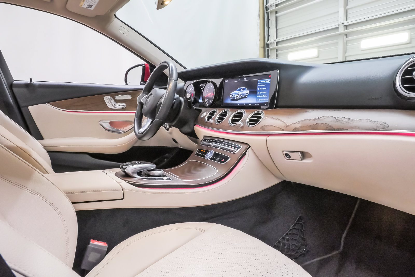 Used 2018 Mercedes-Benz E 300 4MATIC image 12