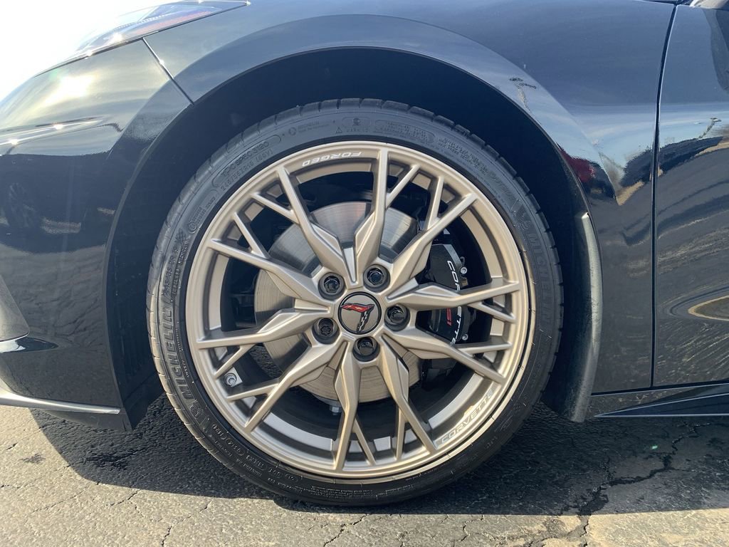 Used 2024 Chevrolet Corvette Stingray Premium Cpe w/ Z51 Performance Package image 18