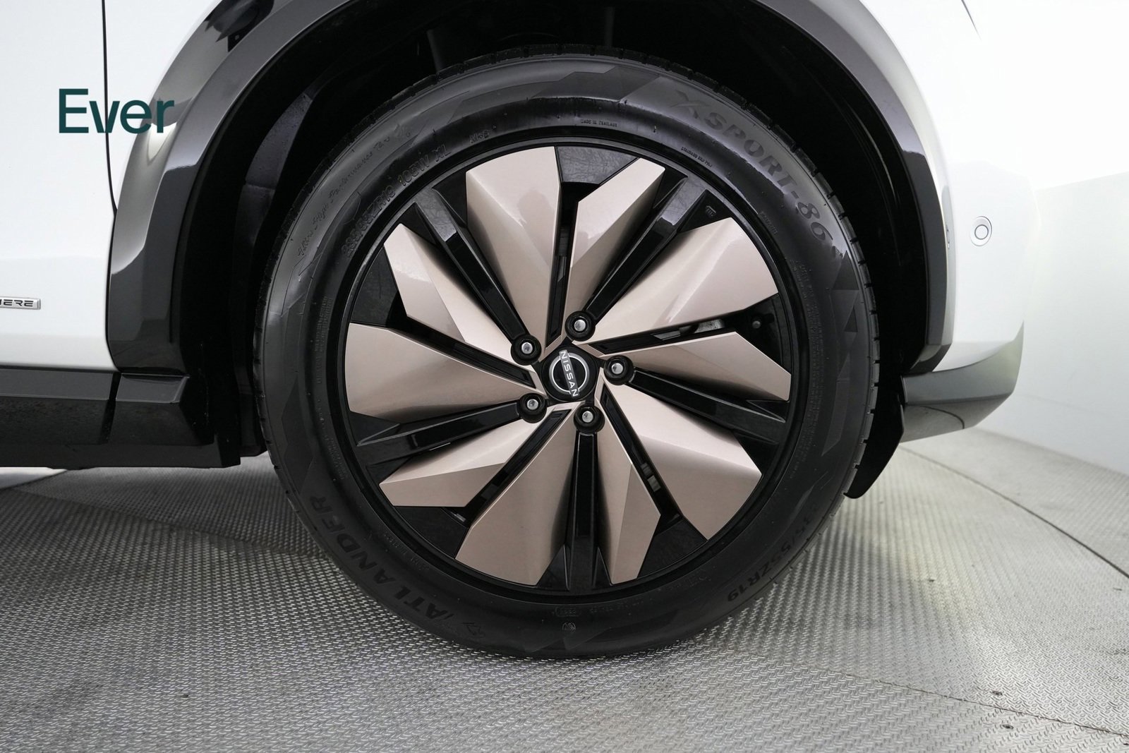 Used 2023 Nissan Ariya FWD image 18