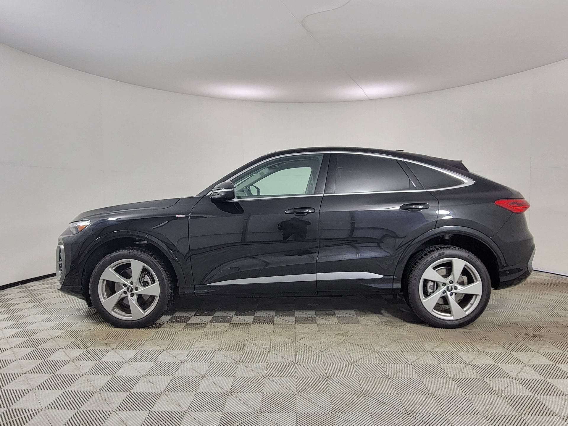 Used 2025 Audi Q5 Premium Plus AWD/4WD image 4