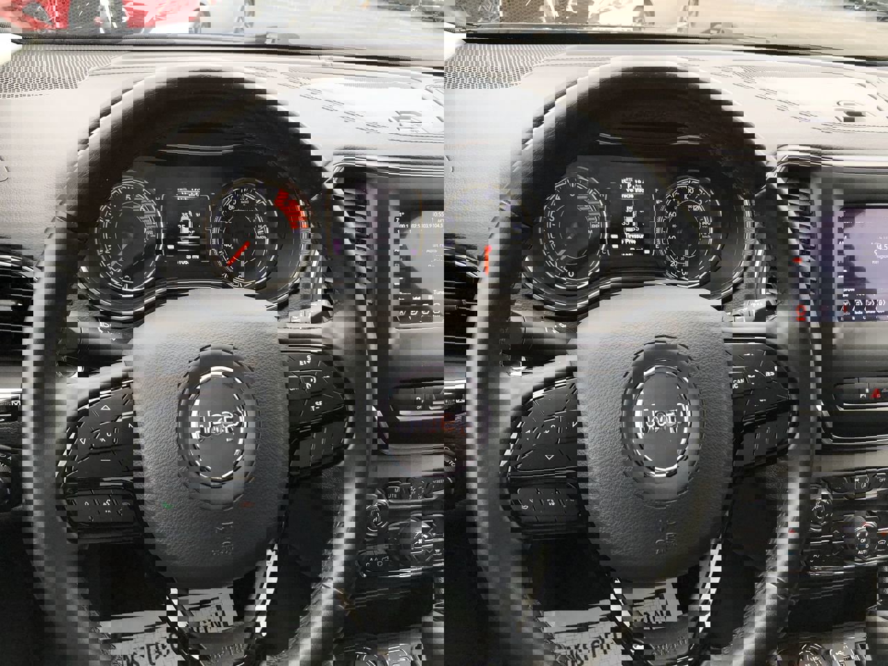 Used 2020 Jeep Cherokee Latitude Plus image 16