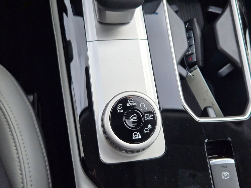 New 2026 Mitsubishi Outlander SEL image 28