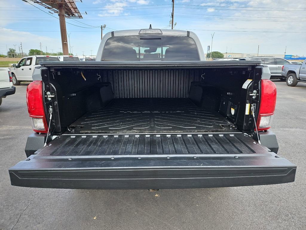 Used 2019 Toyota Tacoma TRD Sport w/ Technology Package AWD/4WD image 14