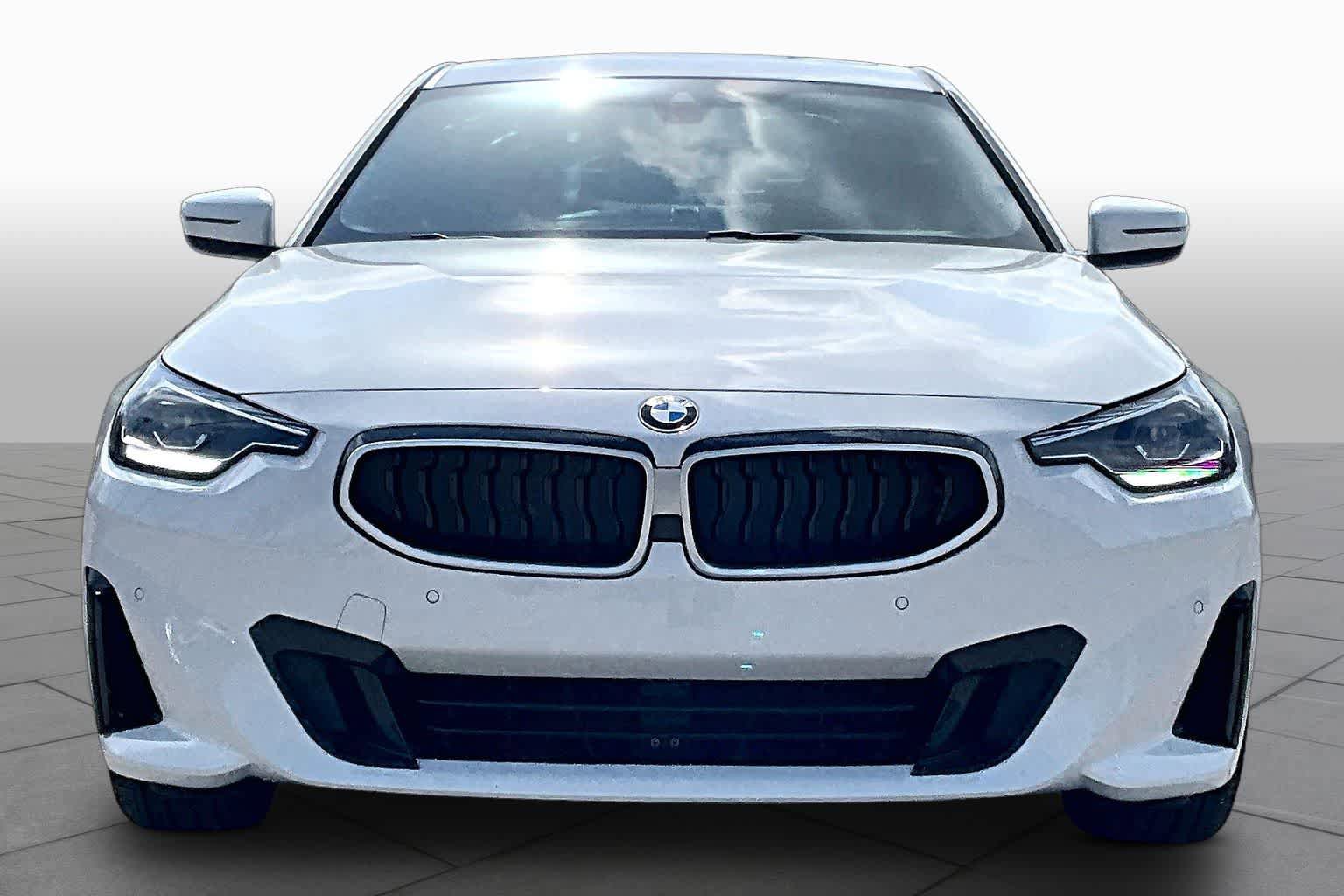 Used 2026 BMW 230i Coupe w/ Convenience Package RWD image 3