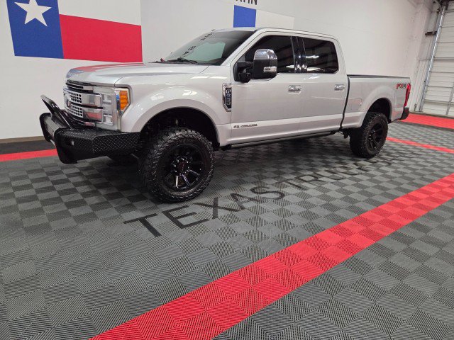 Used 2017 Ford F250 Platinum w/ Platinum Ultimate Package AWD/4WD image 2