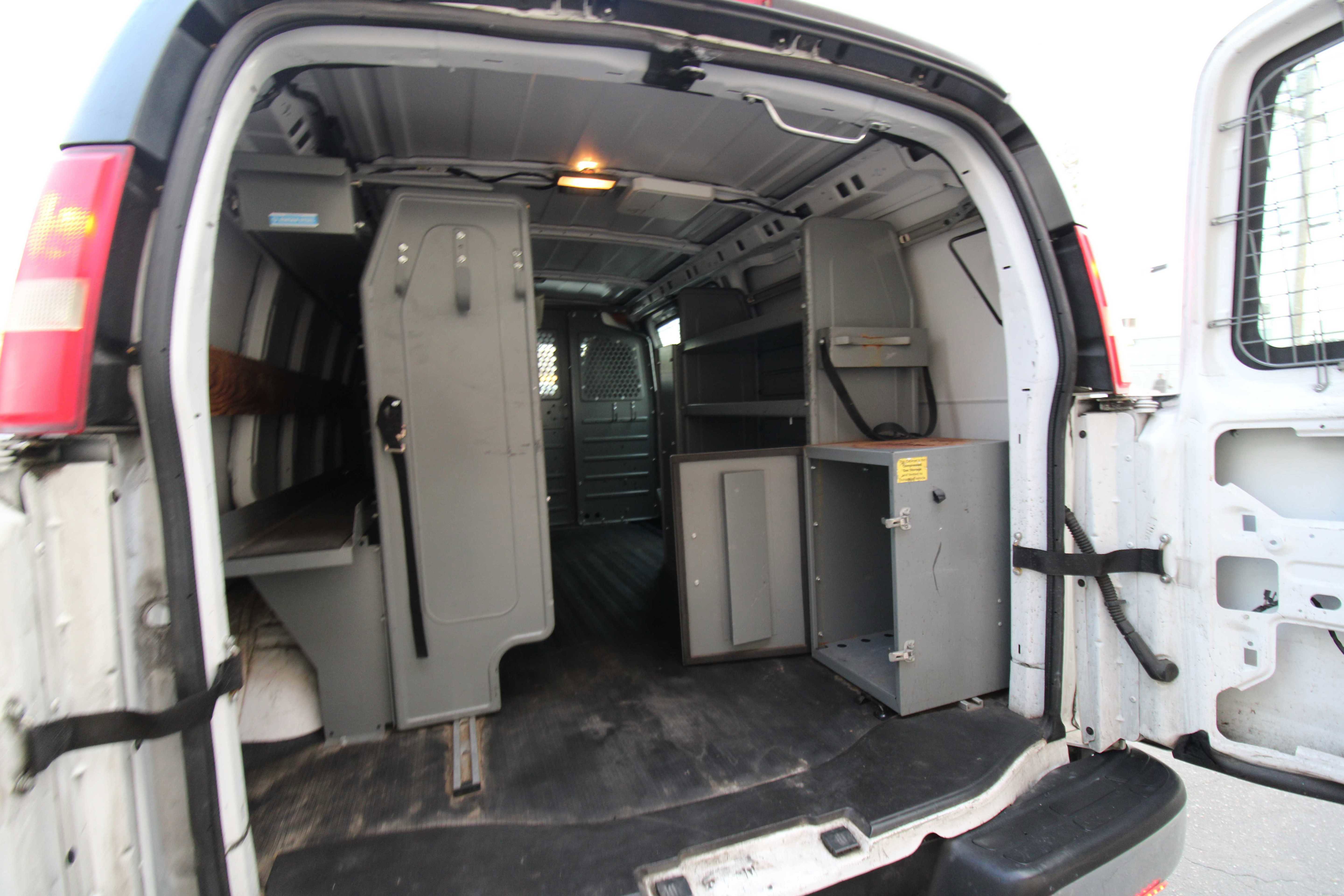 Used 2014 Chevrolet Express 2500 image 13