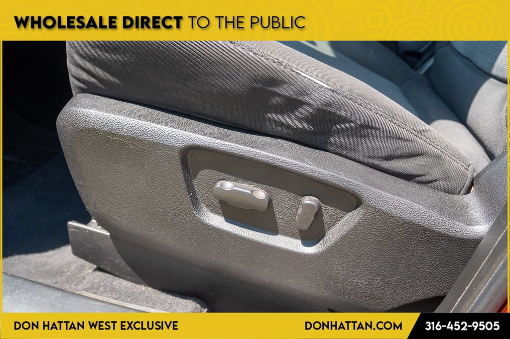 Used 2012 Chevrolet Captiva Sport LS FWD image 14