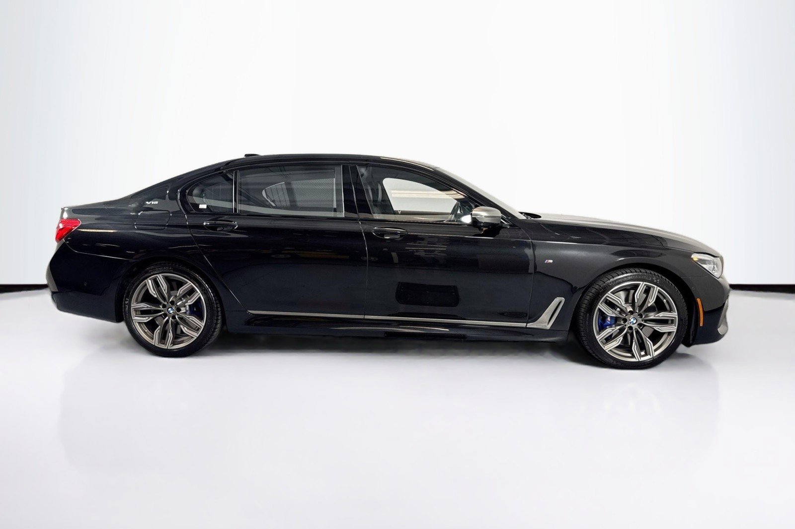 Used 2019 BMW M760i xDrive w/ Luxury Rear Seating Package image 4