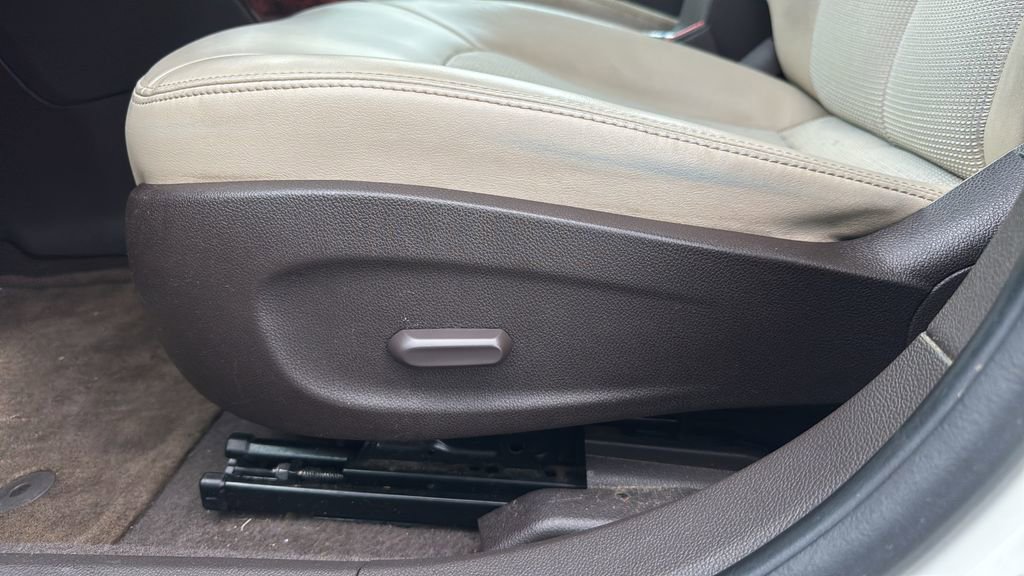 Used 2013 Buick Verano Convenience FWD image 13