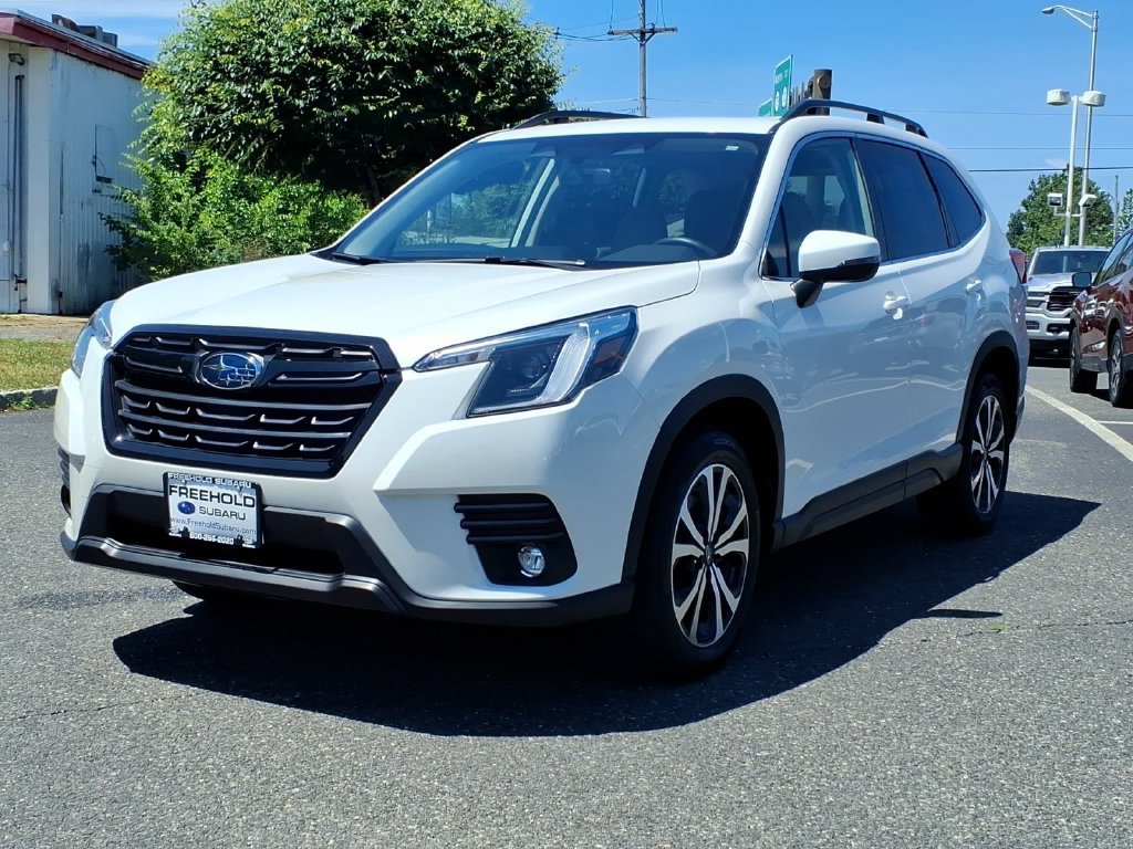 Used 2024 Subaru Forester Limited AWD/4WD image 3
