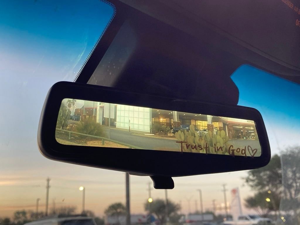 Used 2019 Cadillac Escalade Platinum image 25