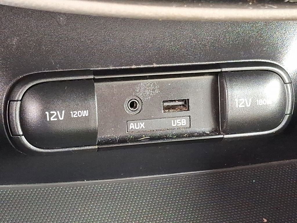 Used 2015 Kia Soul + image 22