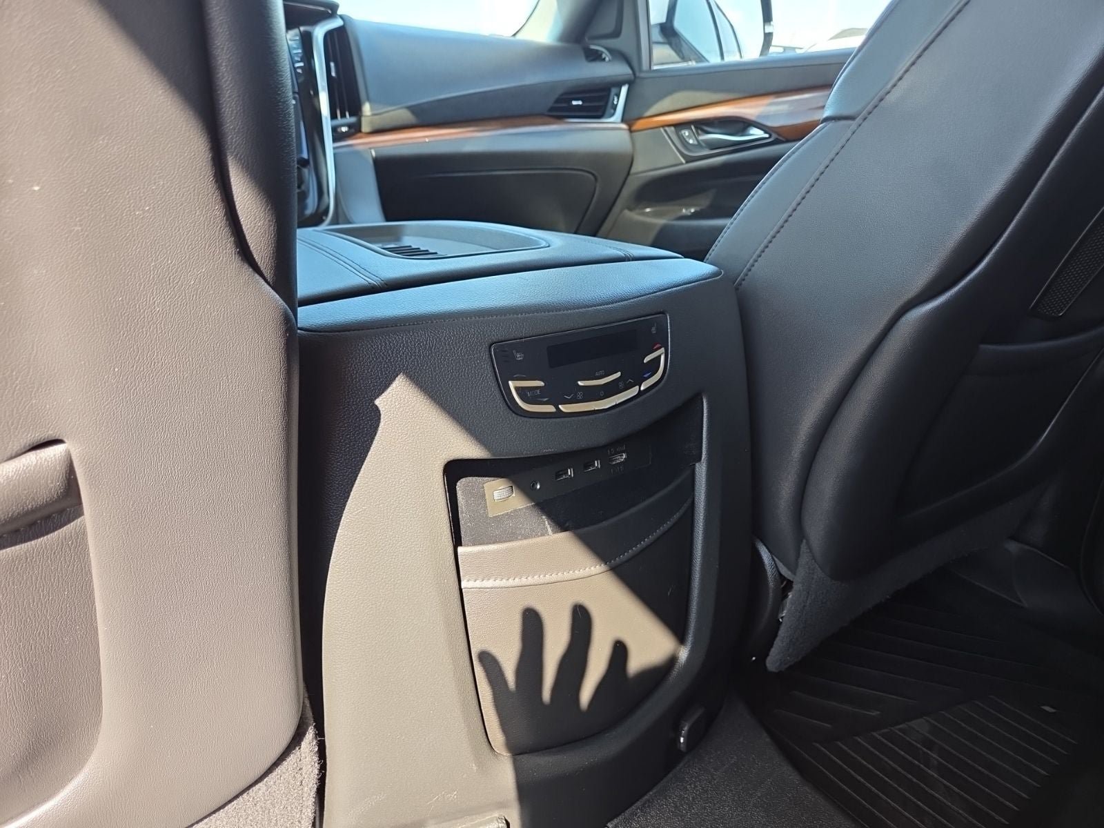 Used 2020 Cadillac Escalade ESV Premium Luxury AWD/4WD image 48