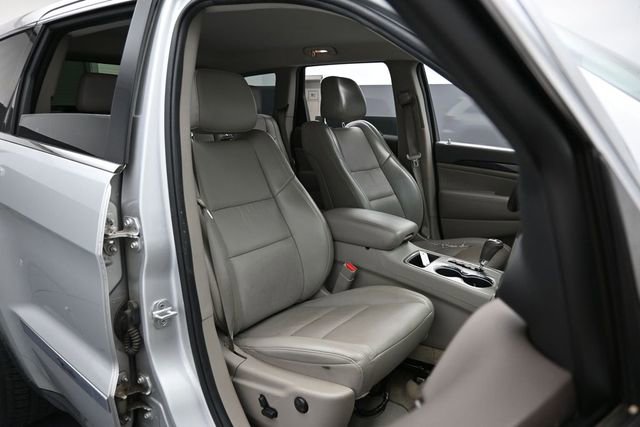 Used 2011 Jeep Grand Cherokee Laredo RWD image 28