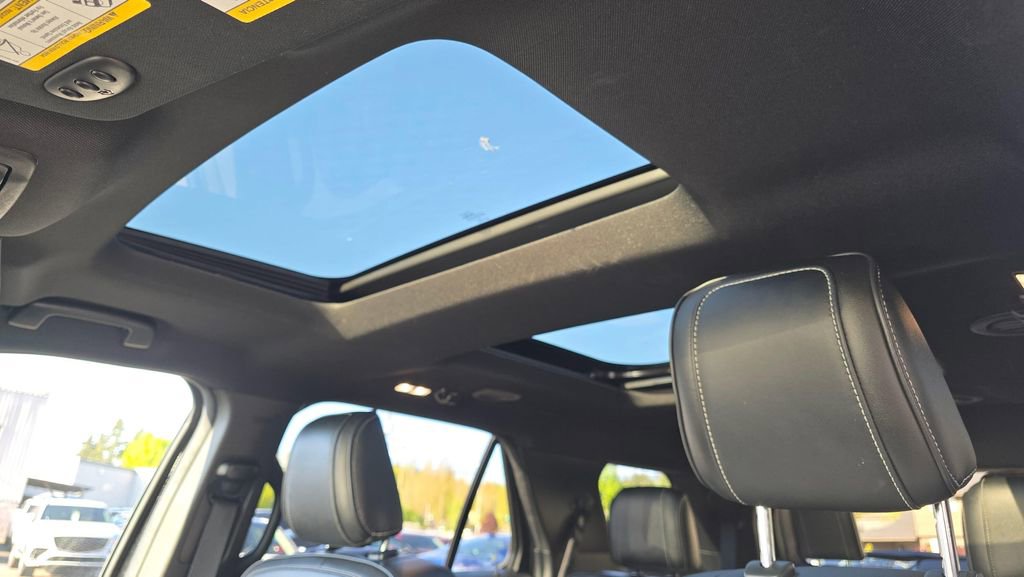 Used 2018 Ford Explorer Platinum AWD/4WD image 23