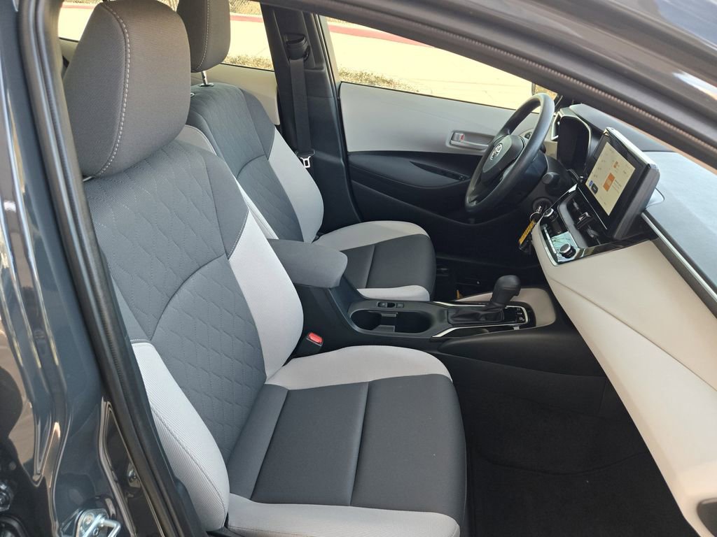 Used 2026 Toyota Corolla LE image 27