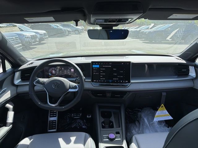 New 2026 Volkswagen Tiguan SE R-Line FWD image 9