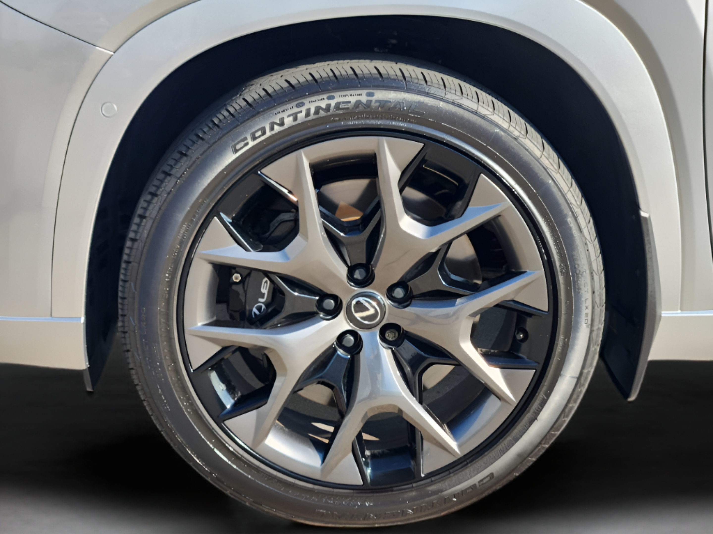 Used 2025 Lexus TX 500h AWD w/ Technology Package image 28