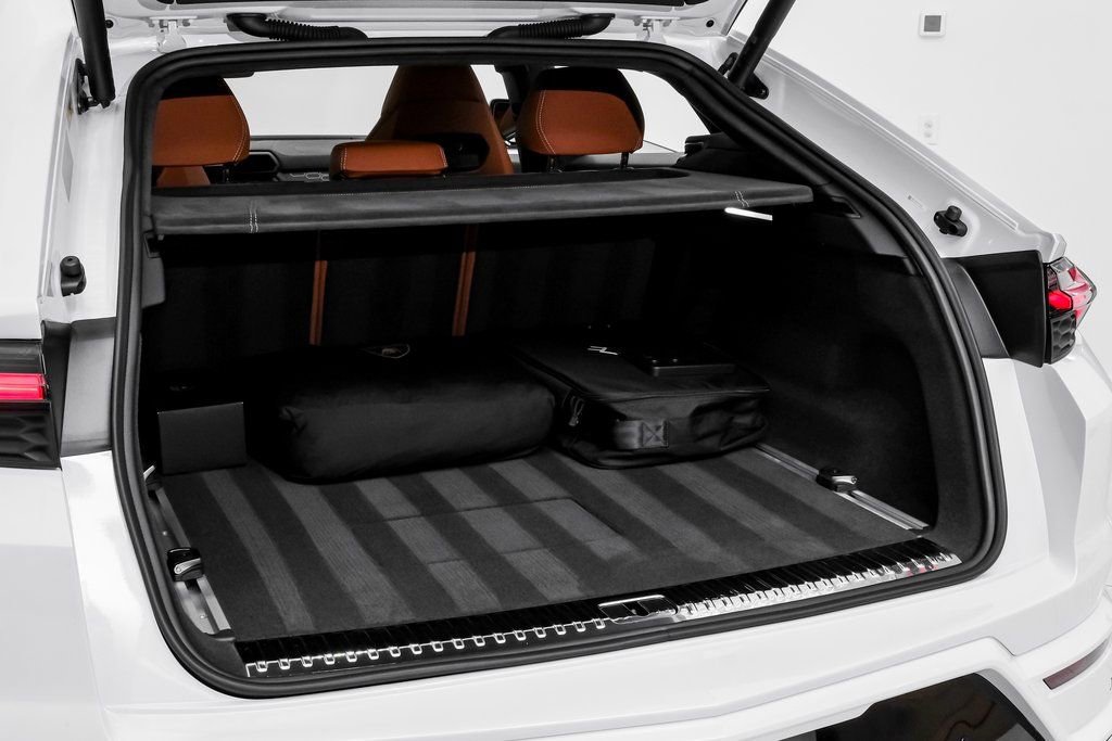 Used 2025 Lamborghini Urus SE image 63