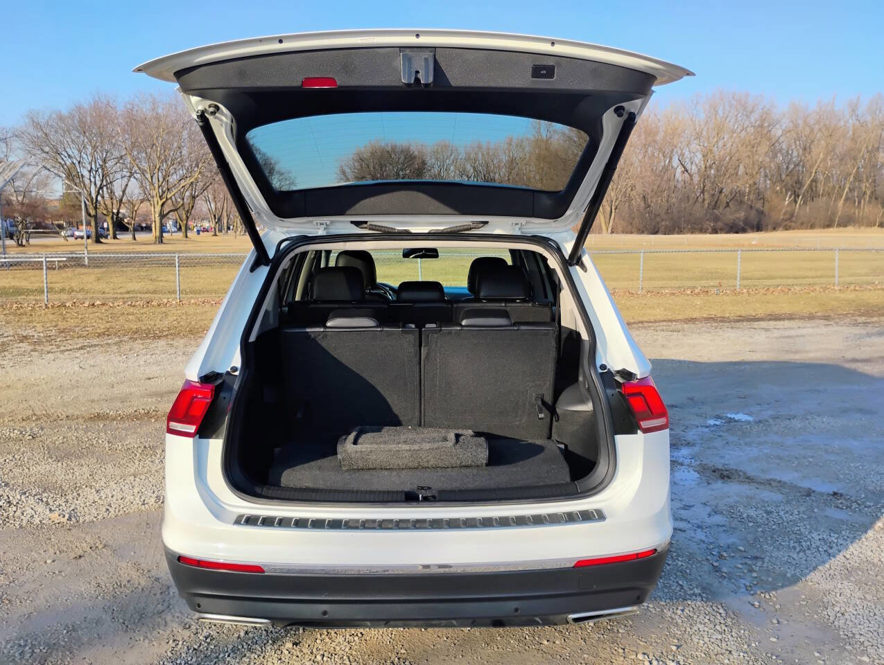 Used 2019 Volkswagen Tiguan SEL FWD image 8