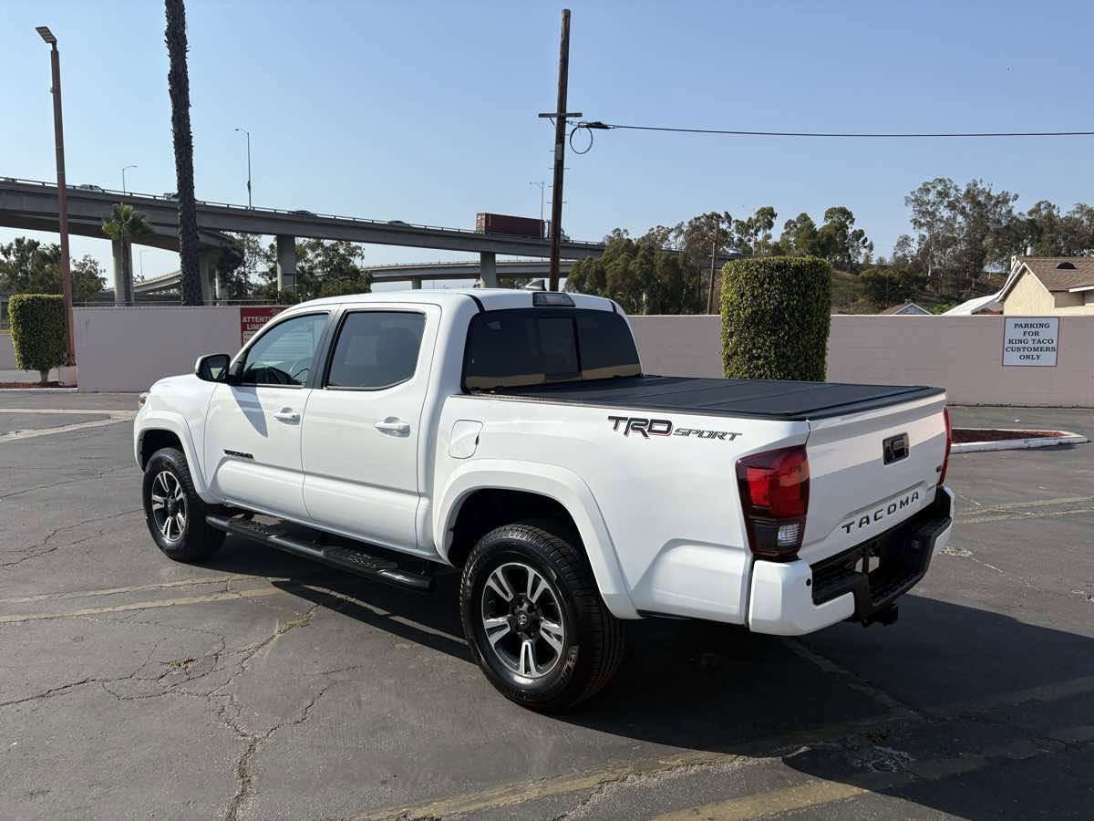 Used 2019 Toyota Tacoma TRD Sport image 12