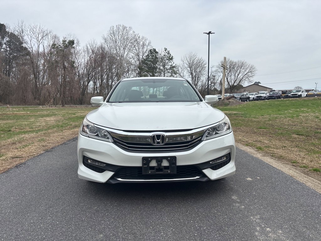 Used 2017 Honda Accord EX-L image 4
