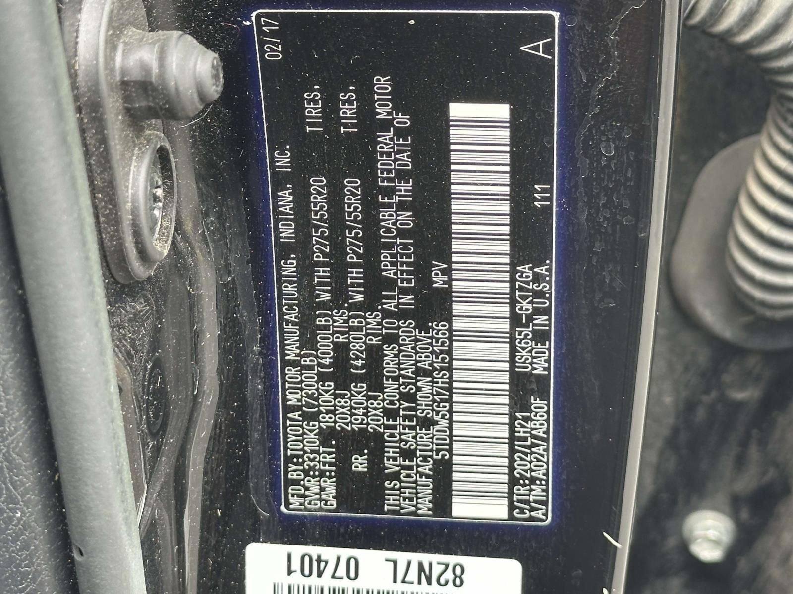 Used 2017 Toyota Sequoia Platinum AWD/4WD image 28