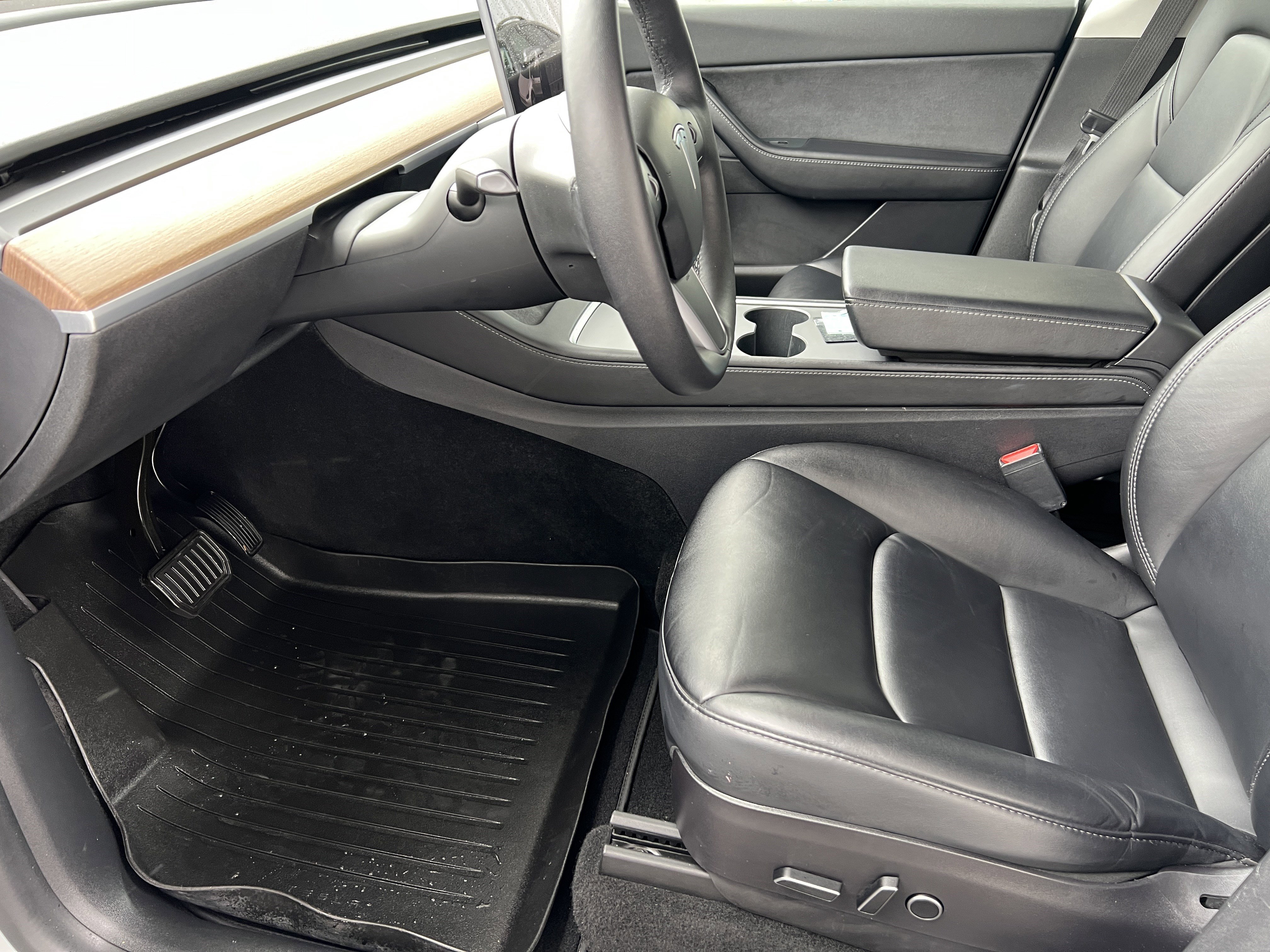 Used 2021 Tesla Model Y Long Range AWD/4WD image 14