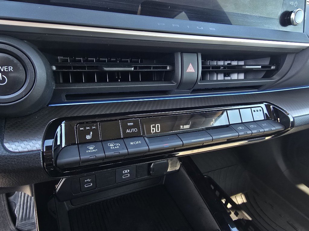 Used 2024 Toyota Prius XLE image 21