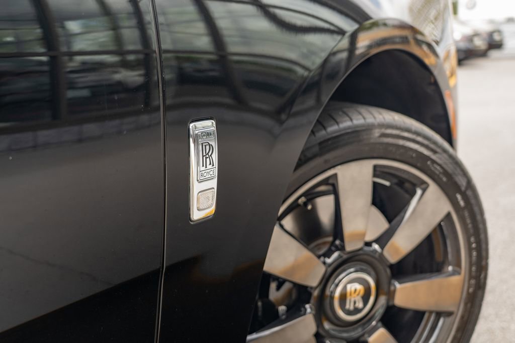 Used 2025 Rolls-Royce Cullinan image 11