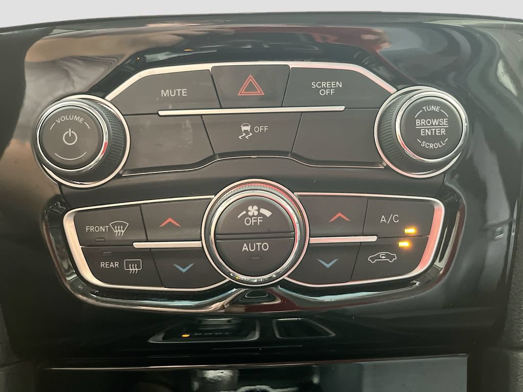 Used 2023 Chrysler 300 Touring w/ Sport Appearance Package RWD image 20