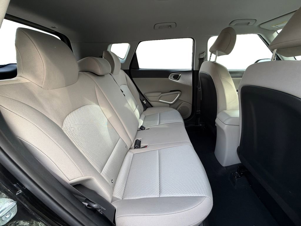 Used 2025 Kia Soul LX w/ LX Technology Package image 14