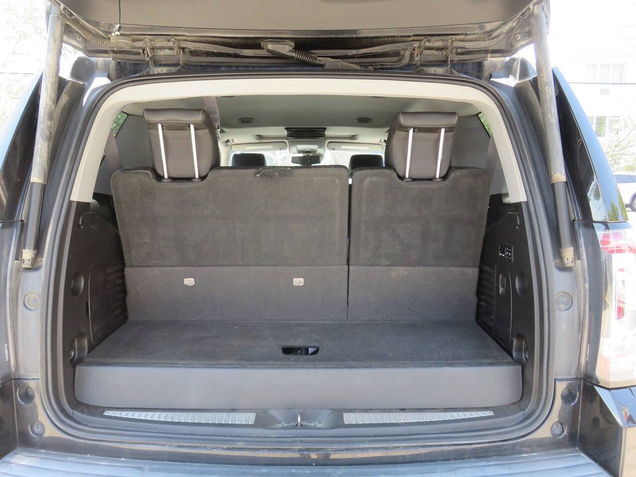 Used 2016 GMC Yukon SLT w/ Open Road Package AWD/4WD image 29