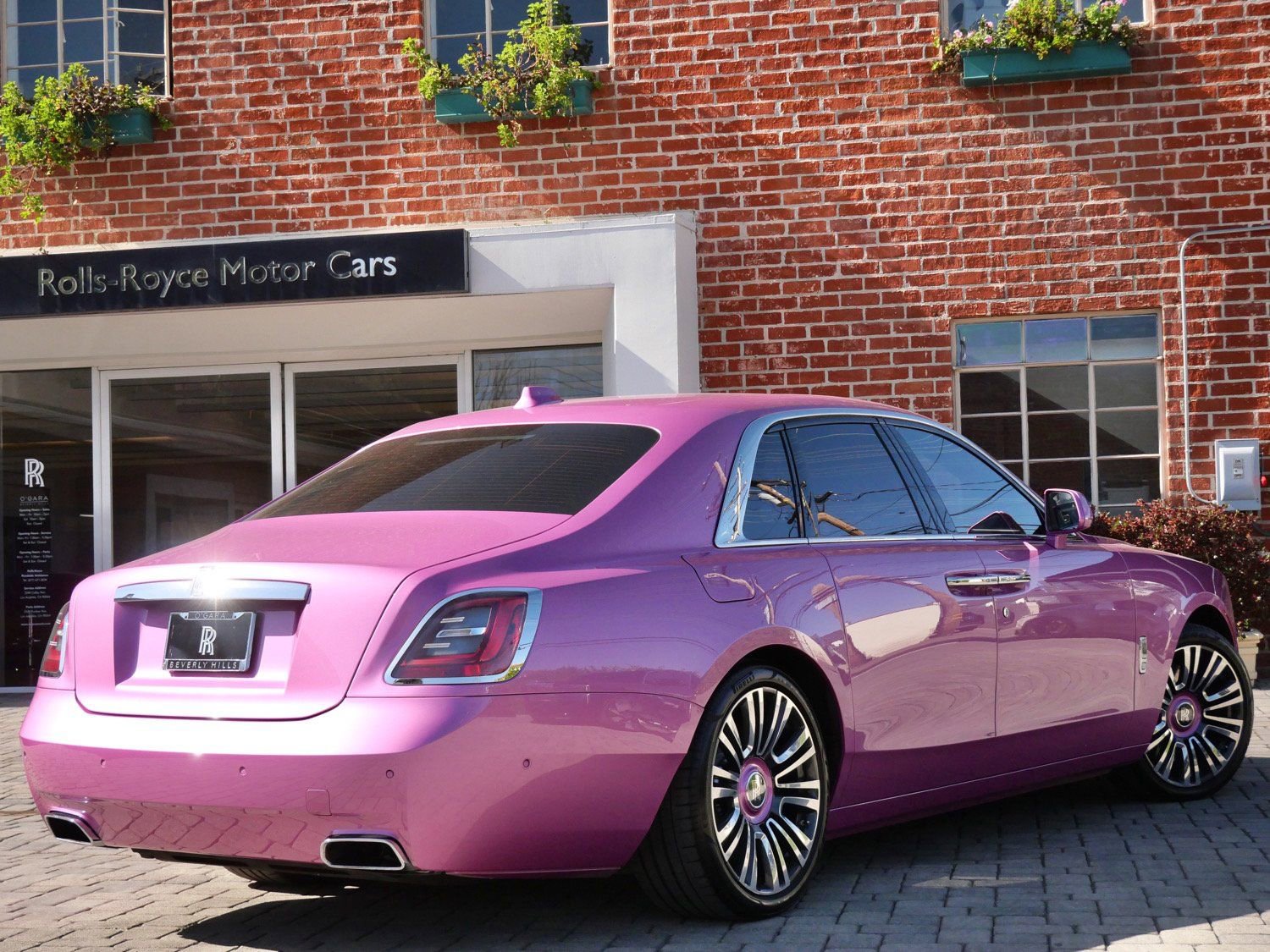 Used 2021 Rolls-Royce Ghost image 2