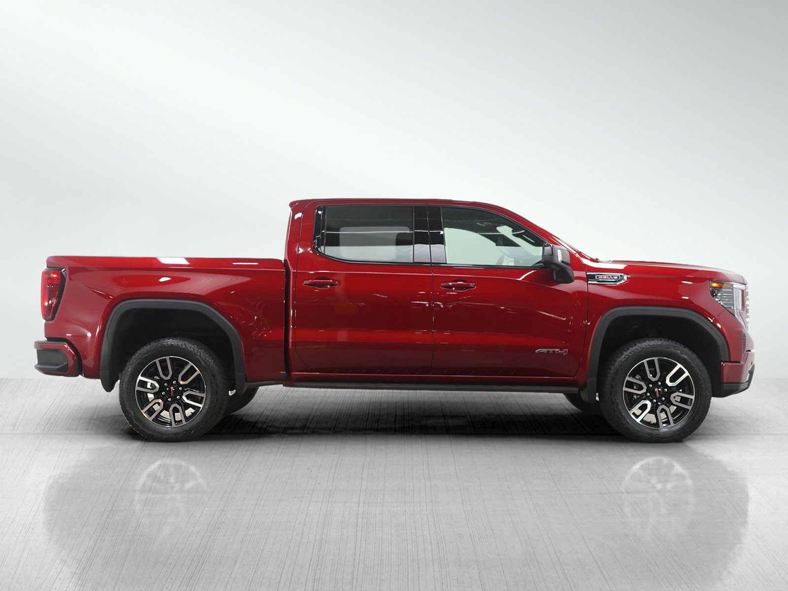 Used 2025 GMC Sierra 1500 AT4 w/ AT4 Premium Package AWD/4WD image 6