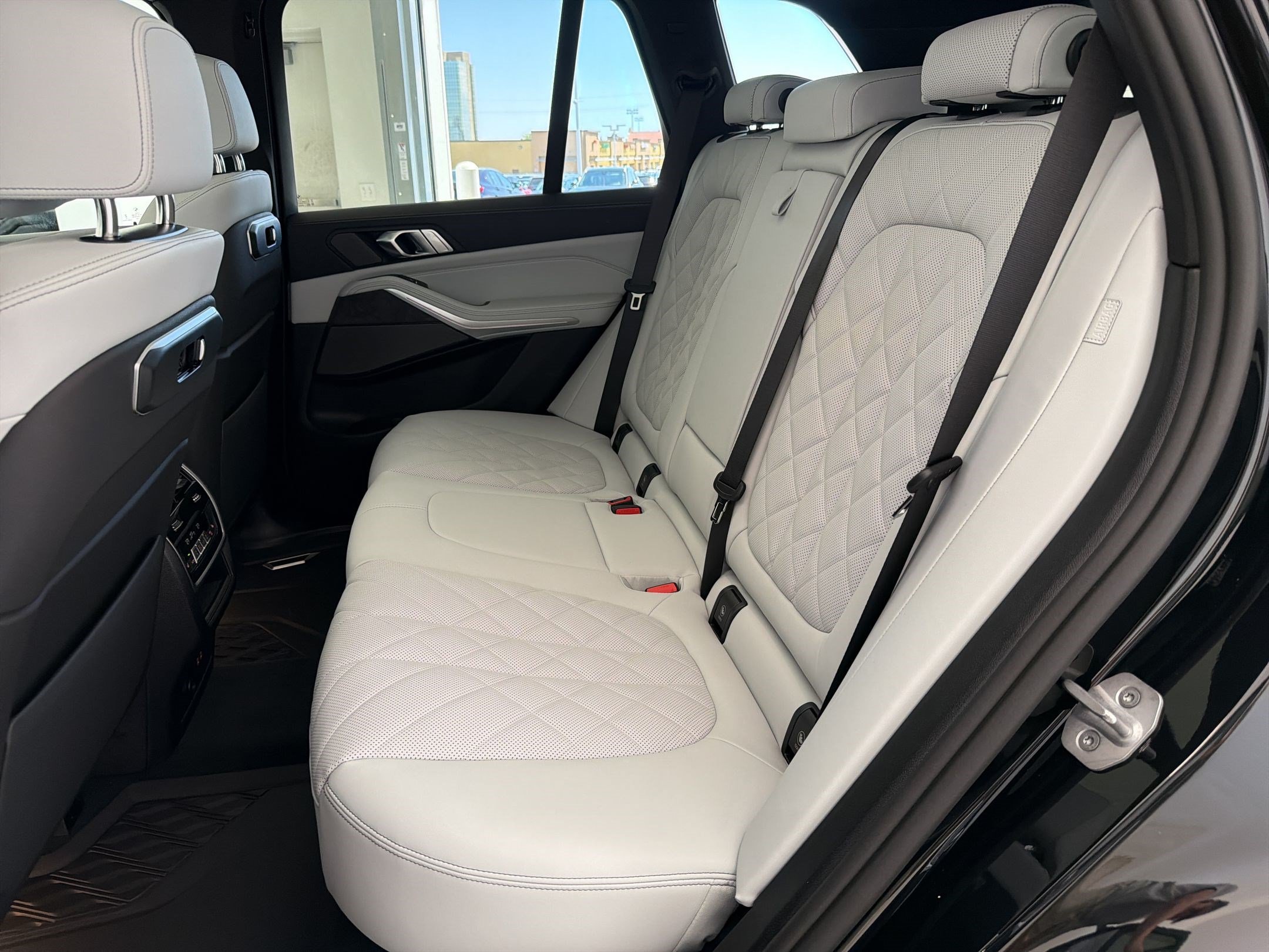 New 2026 BMW X5 xDrive40i w/ M Sport Package AWD/4WD image 15