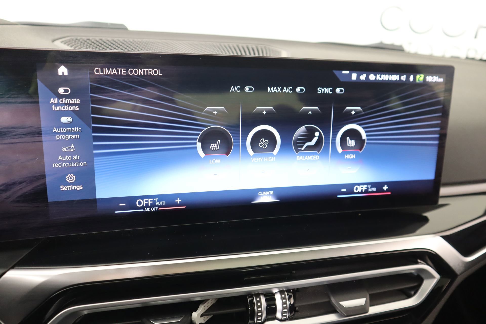 Used 2024 BMW 230i Coupe w/ Premium Package image 8