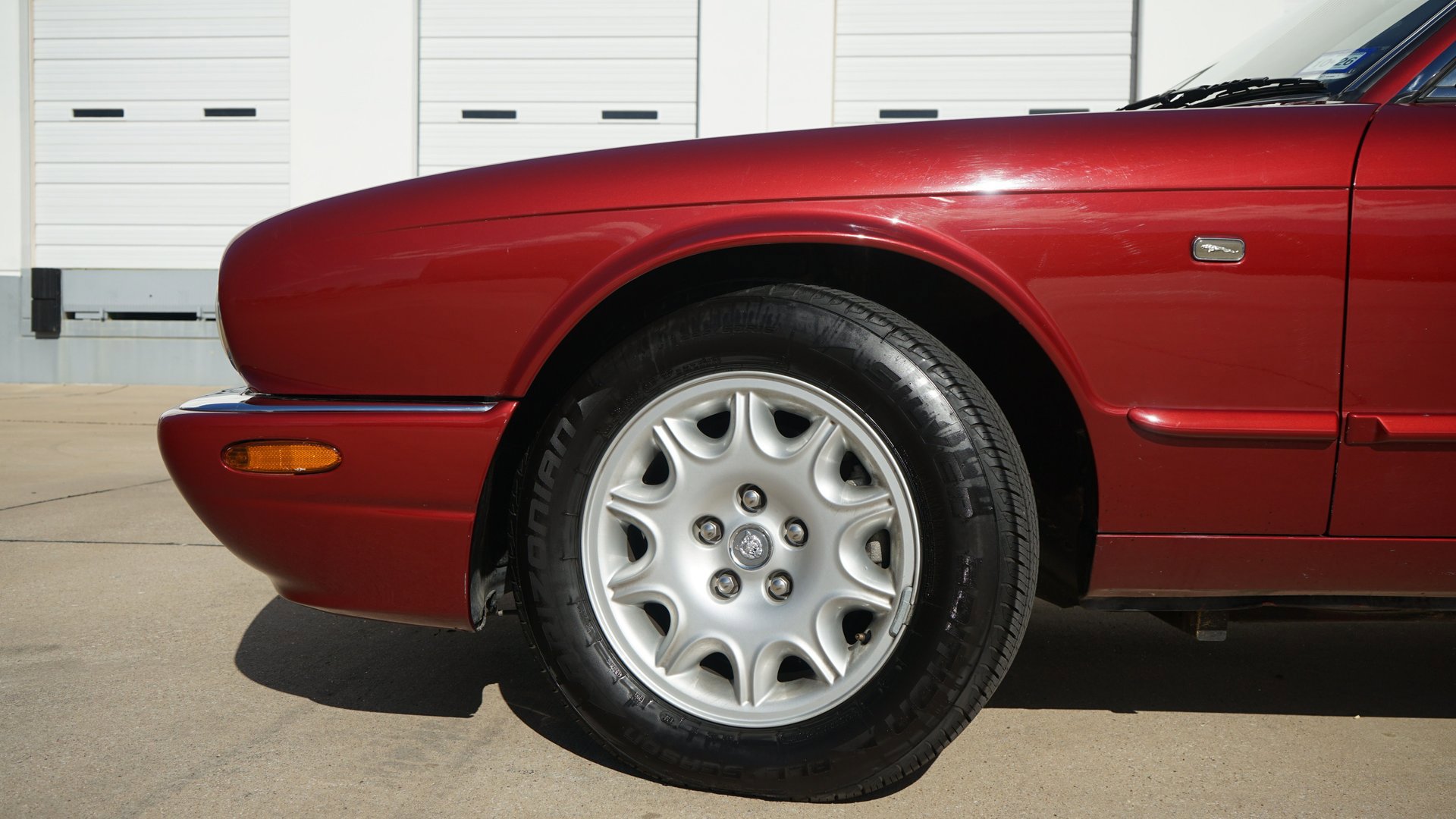 Used 1999 Jaguar XJ8 image 34