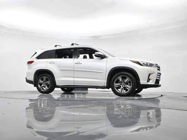Used 2017 Toyota Highlander Limited Platinum image 37
