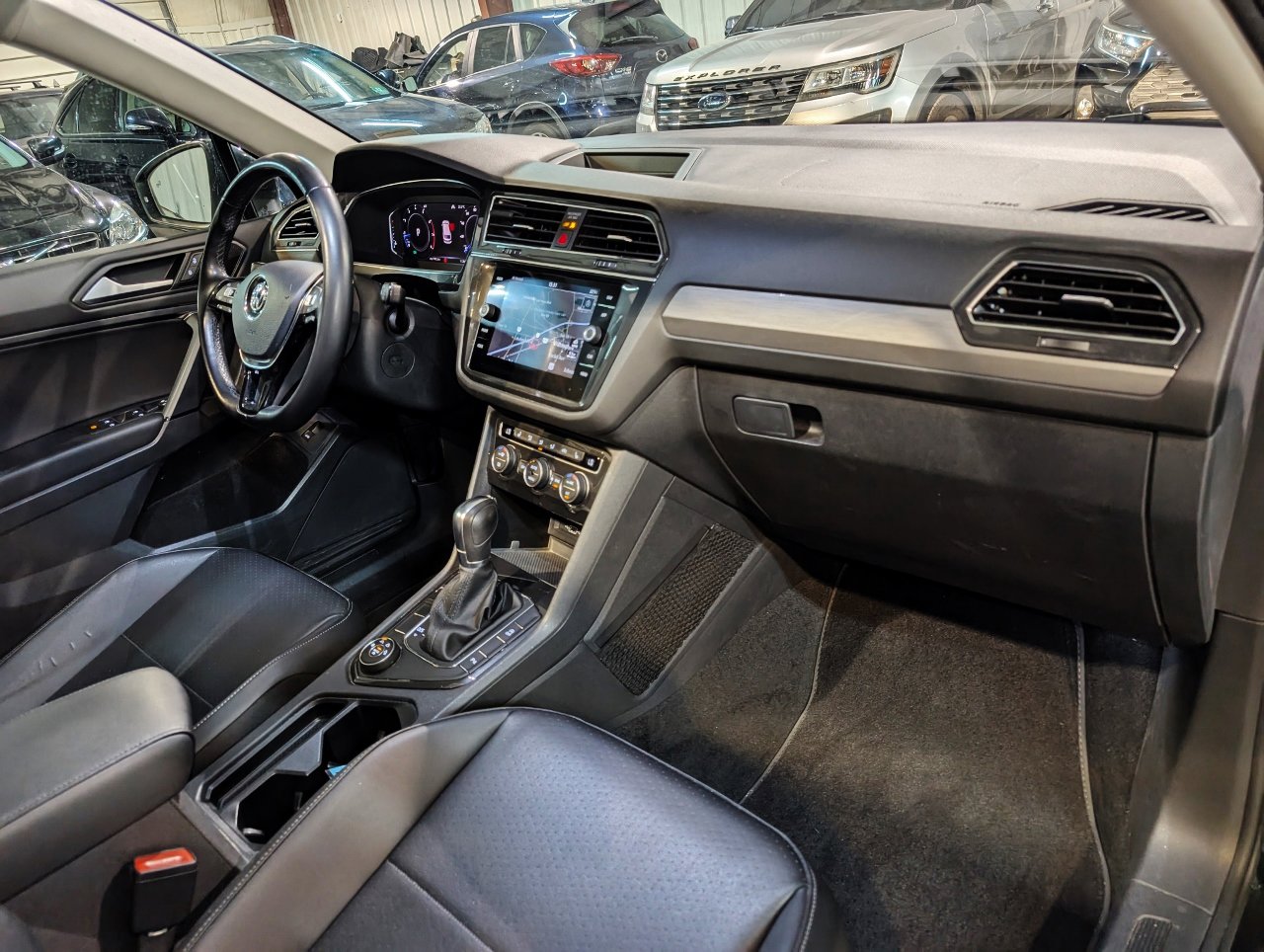 Used 2019 Volkswagen Tiguan SEL image 33