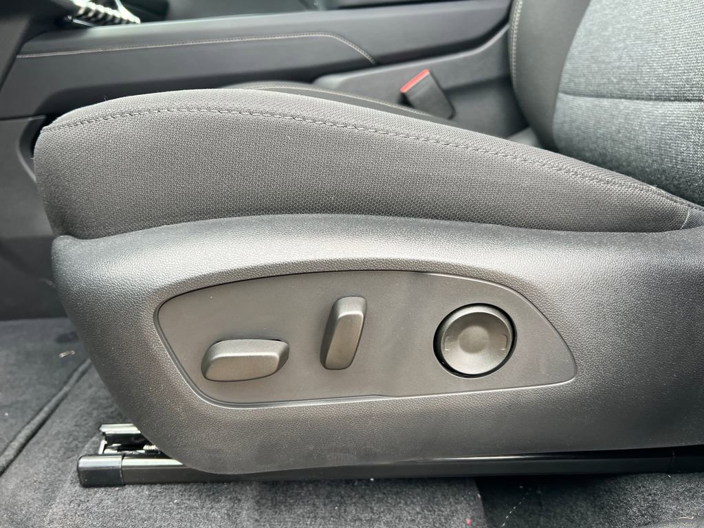 New 2025 GMC Acadia Elevation image 9