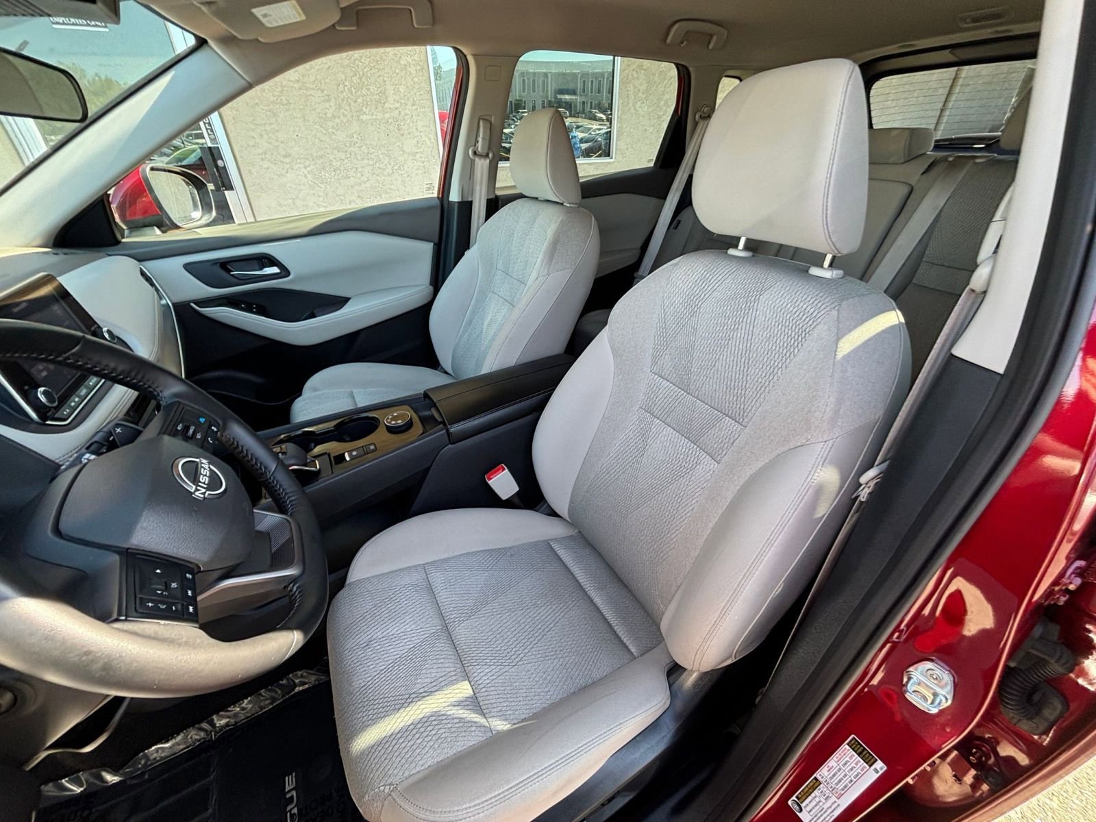 Used 2025 Nissan Rogue SV AWD/4WD image 38