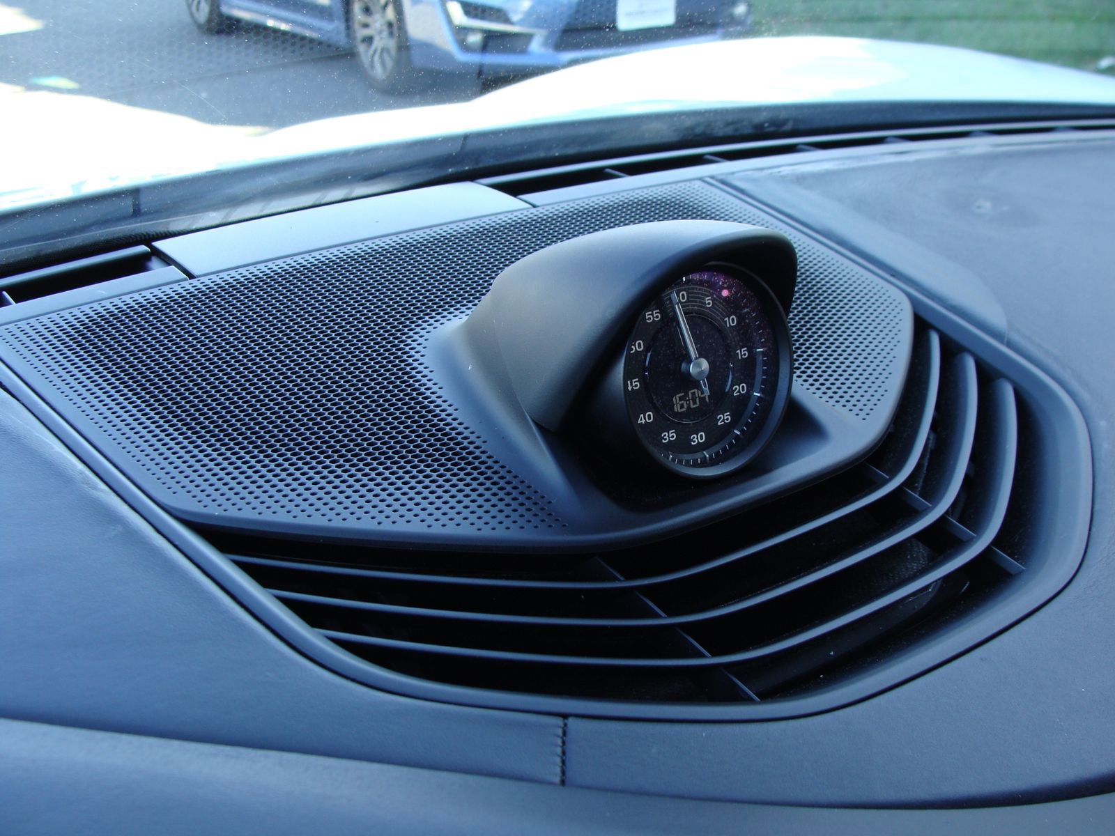 Used 2020 Porsche Taycan 4S image 35